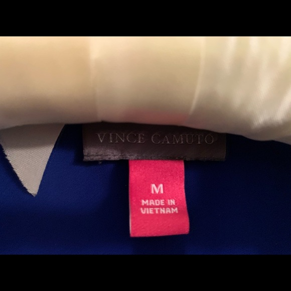 Vince Camuto V-neck Sleeveless Top - Picture 3 of 5